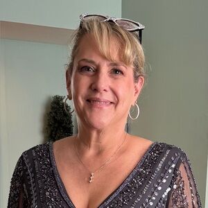 Meet your Posher, Crystal